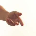 DealerKnows helping hands